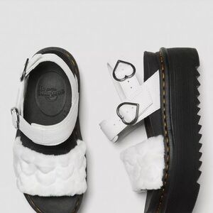 Dr. Martens Voss QUAD Fluffy Hearts Leather
Sandals